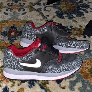 Nike Air Safari LE